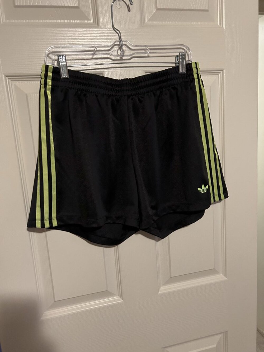 Lady's Black & Green Adidas Gym Shorts sz L